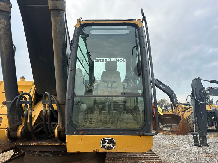 2013-deere-350g-lc-image-10