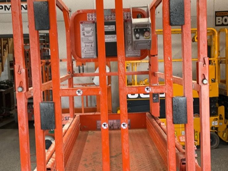 #430-•-2023-snorkel-19'-scissor-lift-image-10