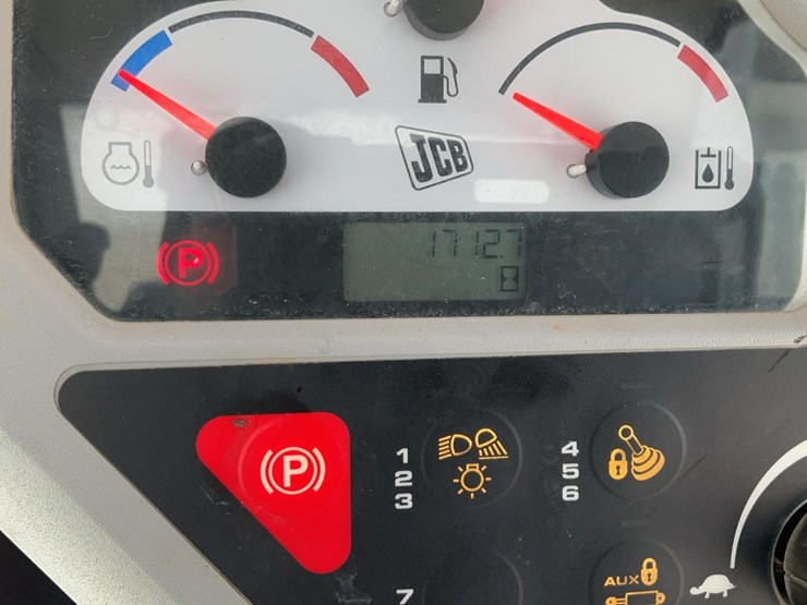 2021-jcb-215t-image-30