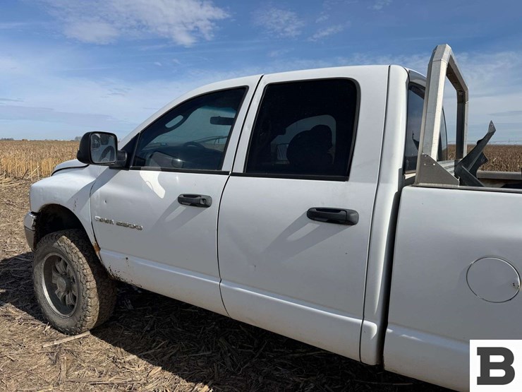 2005-dodge-ram-2500-image-16