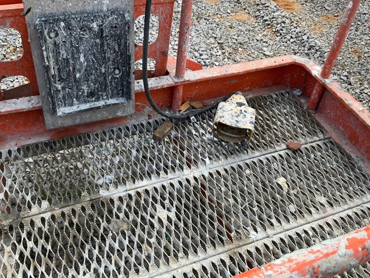 #304-•-2019-snorkel-46'-4wd-articulating-boom-lift-#2-image-26