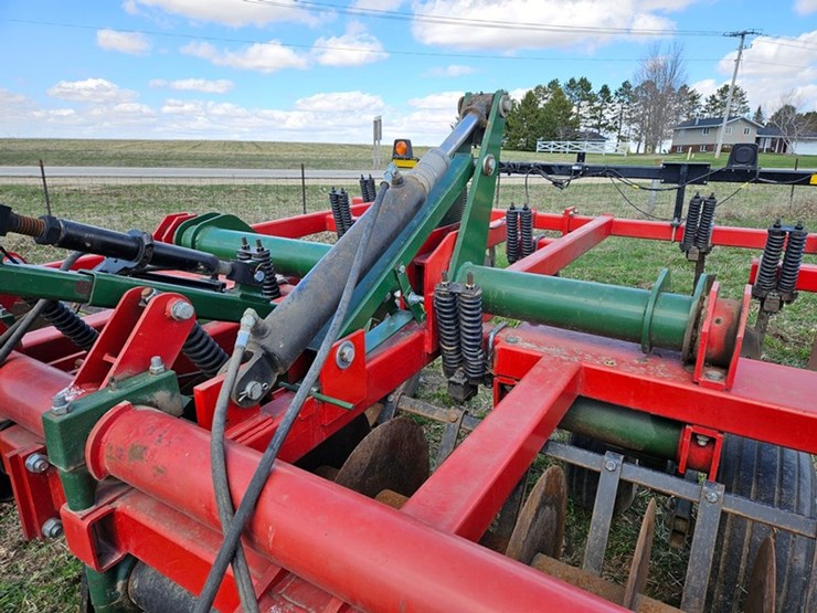 #515-•-brillion-sb-91-9-shank-chisel-plow-image-12