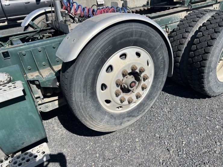 2002-kenworth-w900-image-11