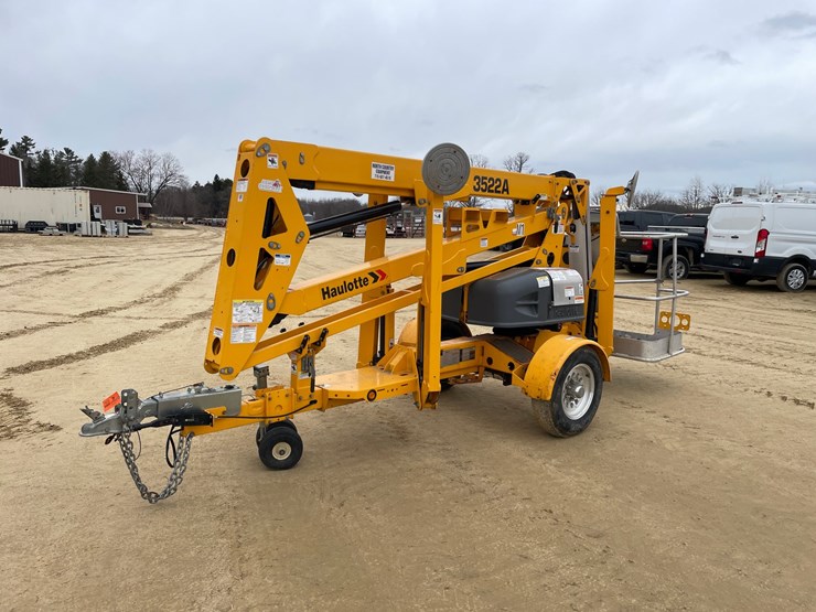 #7512-•-(m-1)-2021-haulotte-3522a-electric-towable-man-lift-image-1
