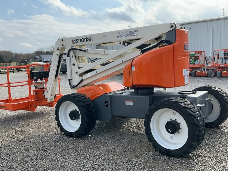 #301-•-2024-snorkel-46'-awd-articulating-boom-lift-#4-image-3
