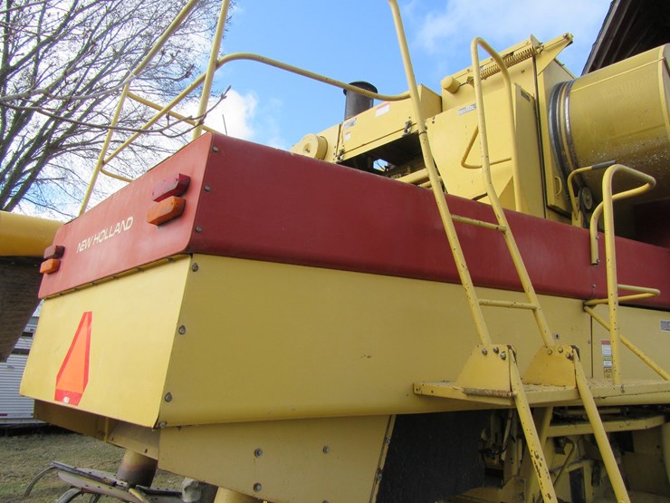 new-holland-tr96-image-25