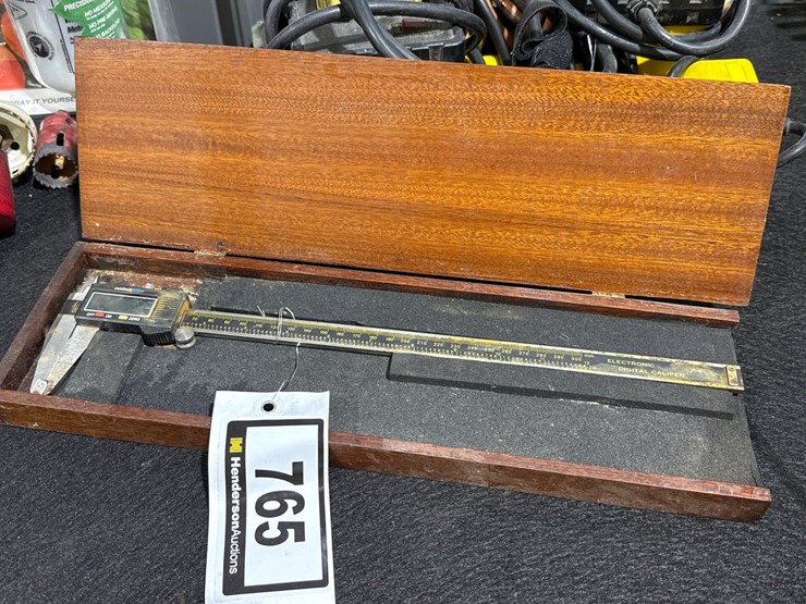 #765-•-electronic-digital-caliper-image-1