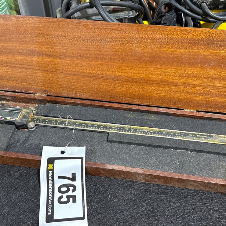 #765 • ELECTRONIC DIGITAL CALIPER