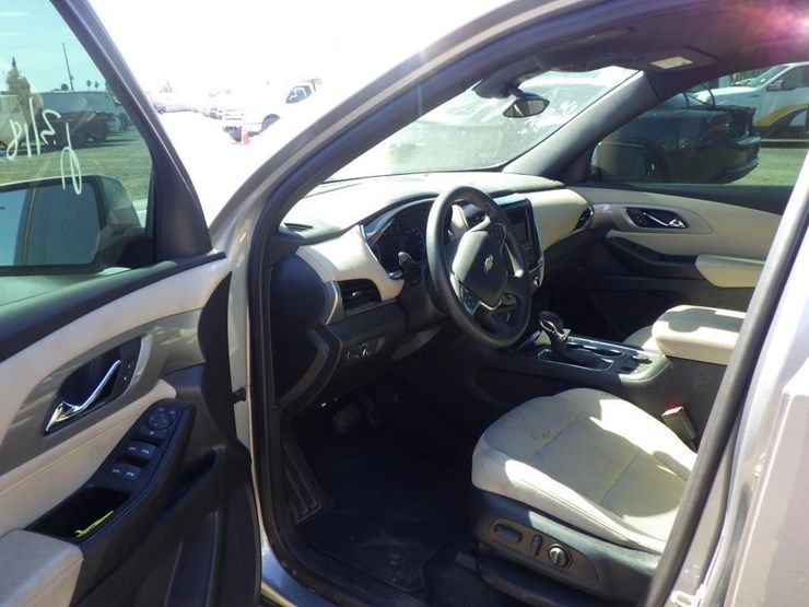 2023-chevrolet-traverse-image-5