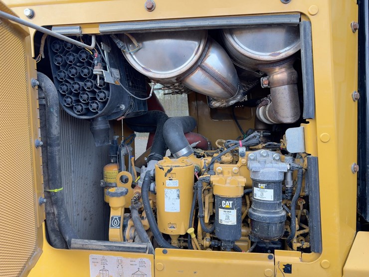 2016-caterpillar-d6k2-xl-image-30