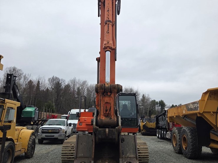 hitachi-zx330-lc-image-8