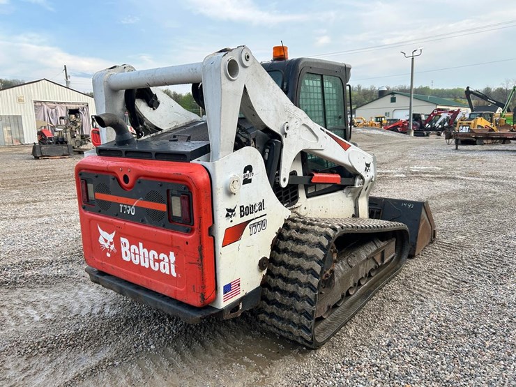 2017-bobcat-t770-image-4