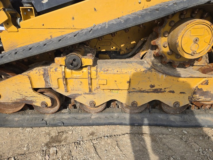 2019-caterpillar-259d3-image-51
