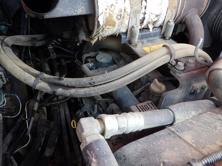 2012-kubota-svl75-image-11