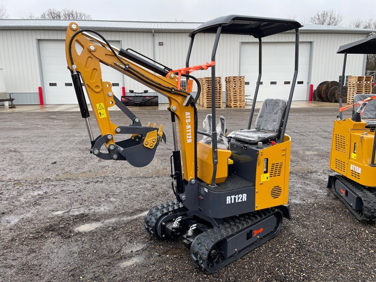 #3298-•-2026-ats-rt12r-mini-excavator-image-1