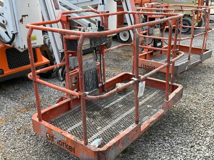 #304-•-2019-snorkel-46'-4wd-articulating-boom-lift-#2-image-23