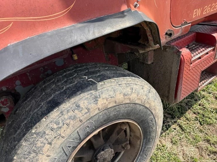 1991-mack-dm690s-image-13