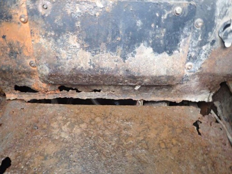 2010-caterpillar-232b-image-14