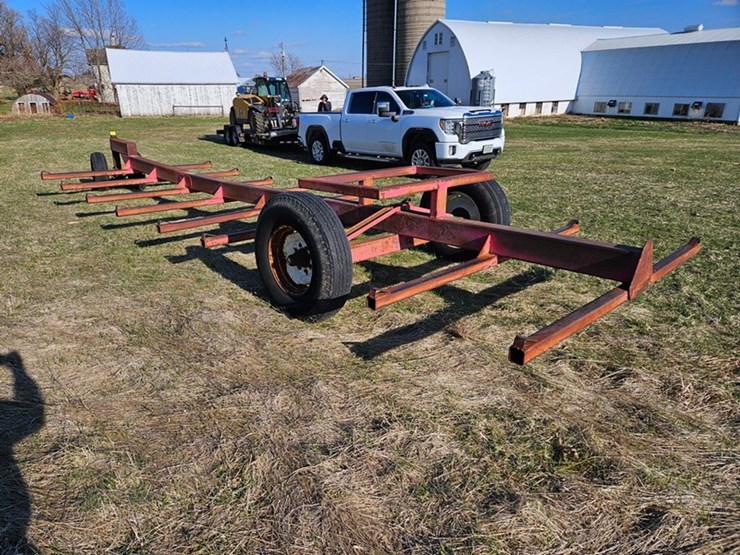 #572-•-11-place-bale-trailer-image-3