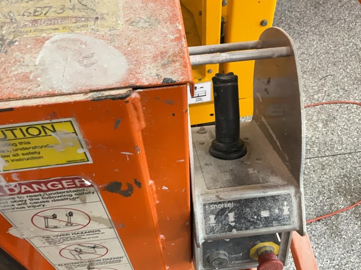 #314-•-2018-snorkel-tm12e-manlift-image-13