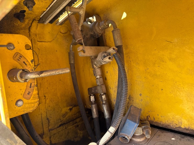 new-holland-dc80-image-31