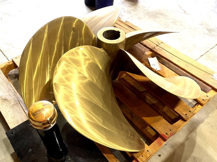 #9-•-40"-solid-brass-marine-propeller-image-1