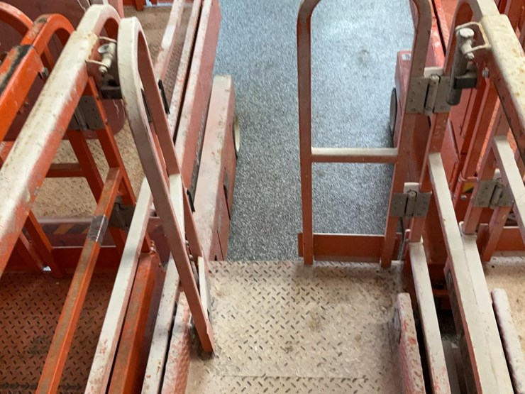 #412-•-2019-snorkel-19'-scissor-lift-image-11