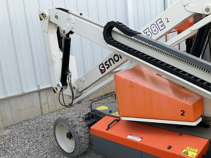 #311-•-snorkel-38'-articulating-lift-image-7