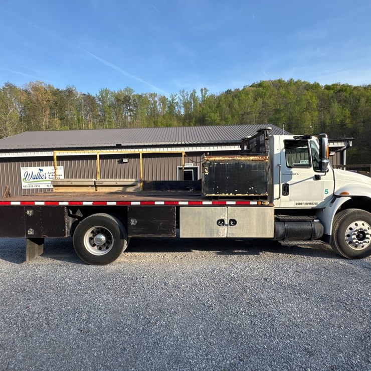 2005 INTERNATIONAL DURASTAR 4400