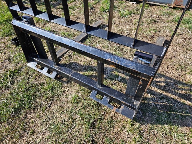 #550-•-walco-48"-pallet-forks-image-11