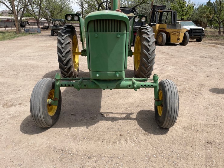 john-deere-3010-image-2