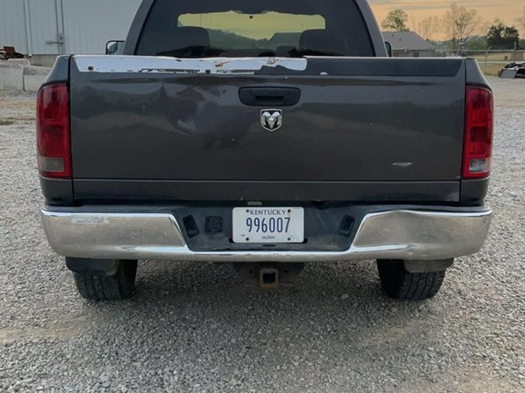 2004-dodge-2500-image-4