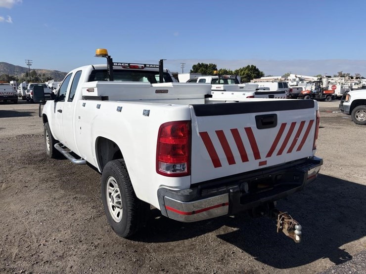 2012-gmc-sierra-3500-image-4