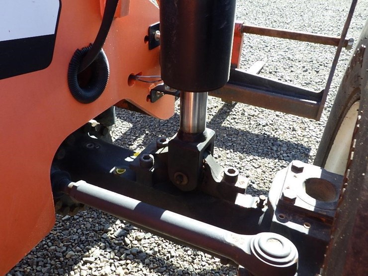 2014-jlg-6042-telescopic-reach-lift-image-20