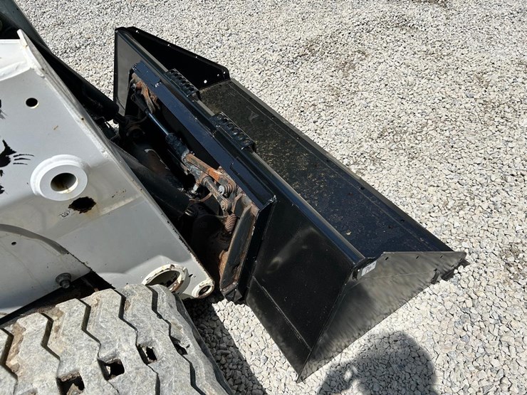 74"-low-pro-skid-steer-bucket-image-4