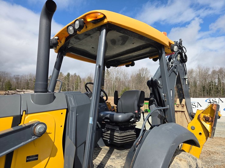 2019-deere-310-image-60