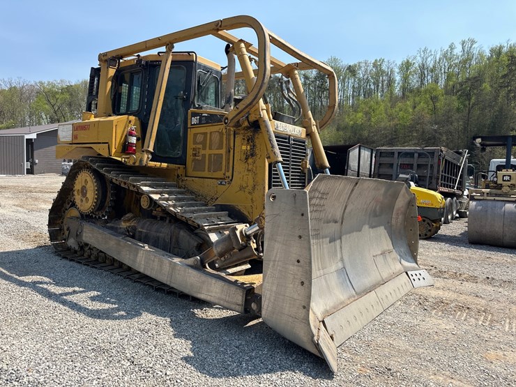 caterpillar-d6t-xl-image-4