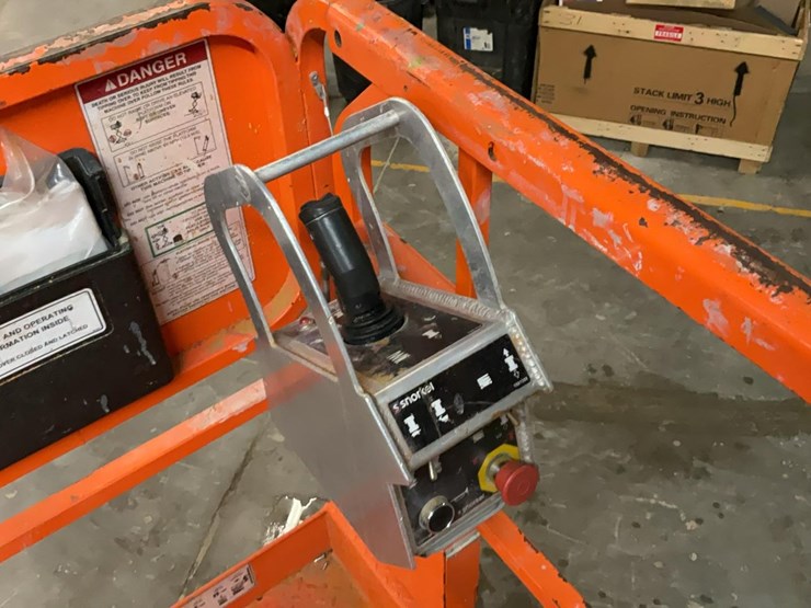 #403-•-2017-snorkel-26'-scissor-lift-image-20