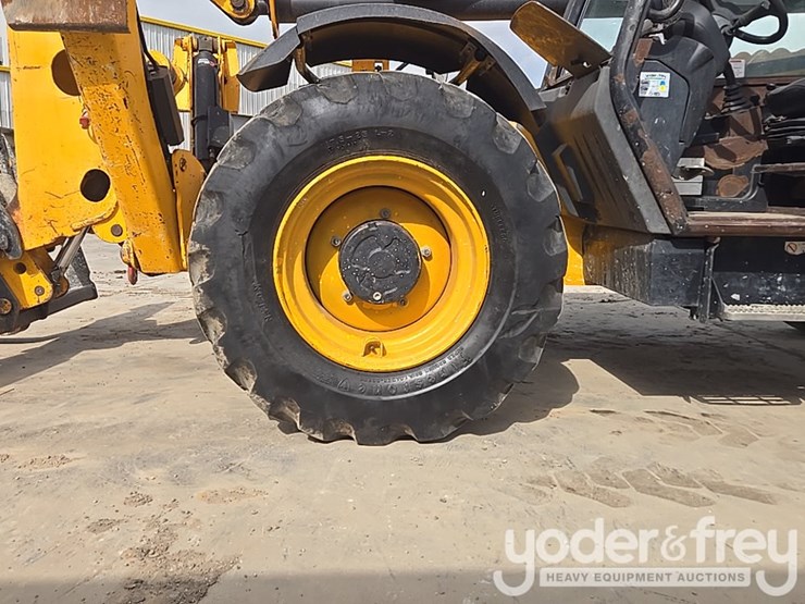 2017-jcb-510-56-image-10