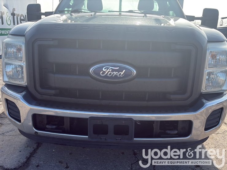 2011-ford-f350-image-32