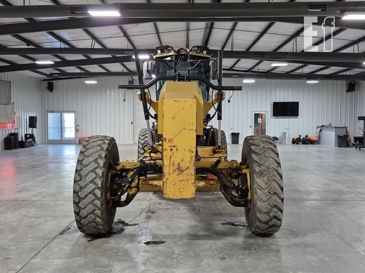 2009-caterpillar-120m-image-7