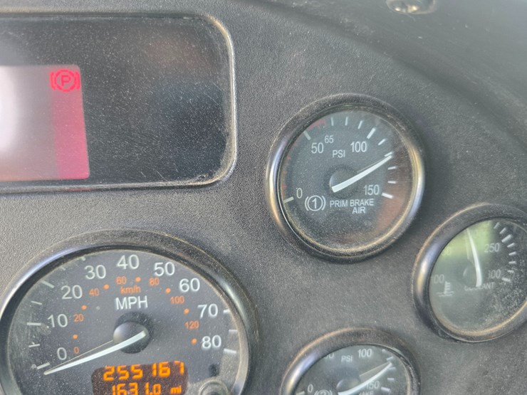 2017-peterbilt-348-image-116