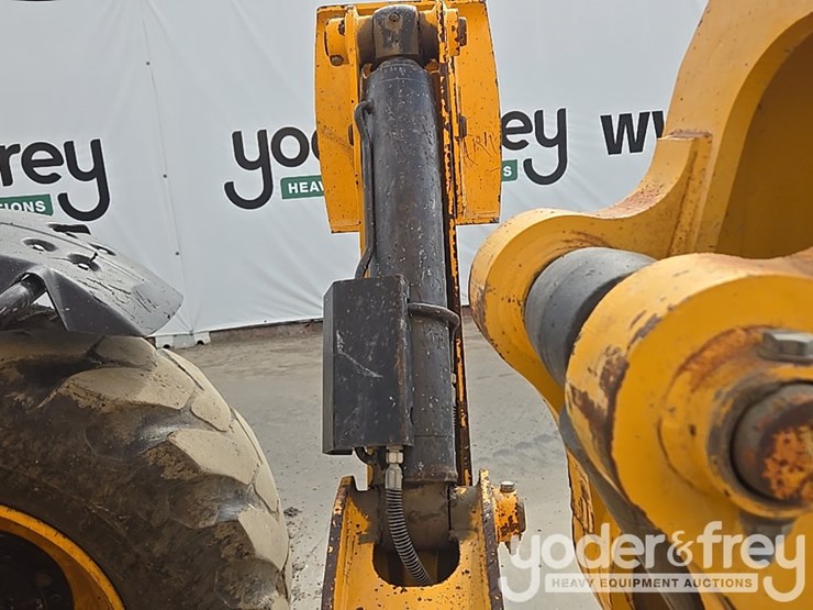 2017-jcb-510-56-image-23