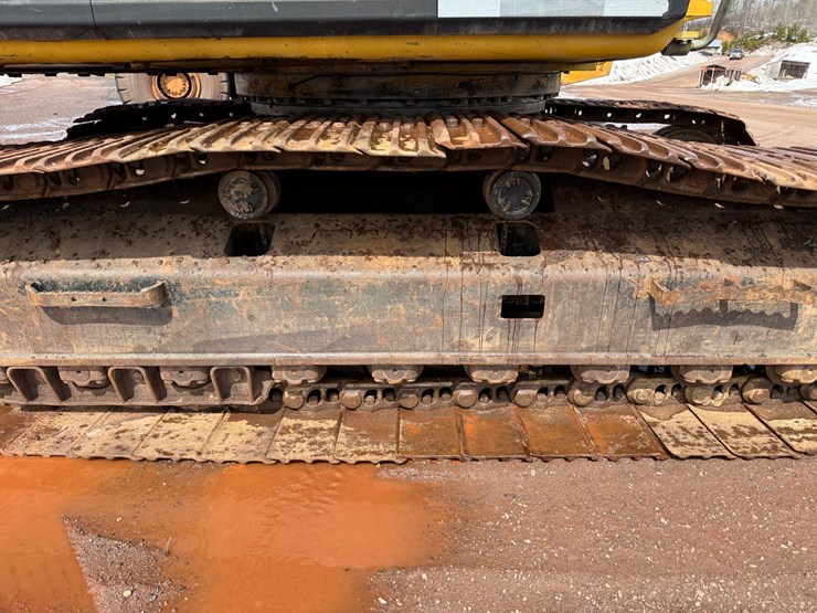 caterpillar-330d-image-129