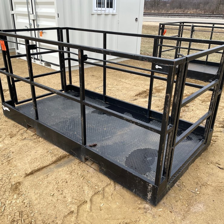 #7531 • 8' Work Platform with Fork Pockets