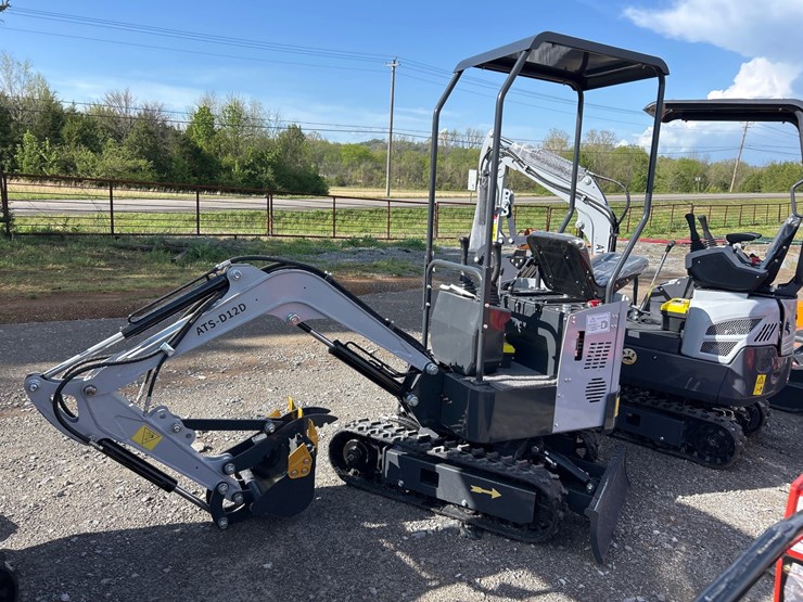 #98-•-2026-ats-d12d-mini-excavator-image-1