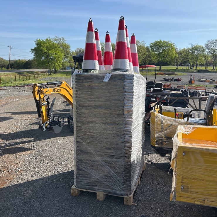 #105 • PALLET OF (250) TRAFFIC CONES