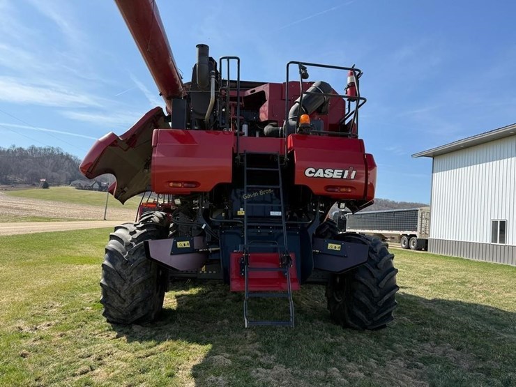 2014-case-ih-8230-image-42