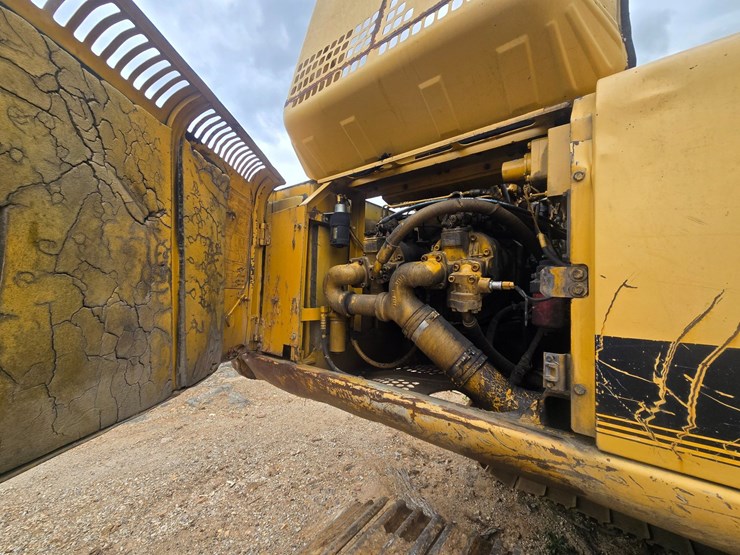 deere-892e-lc-image-40