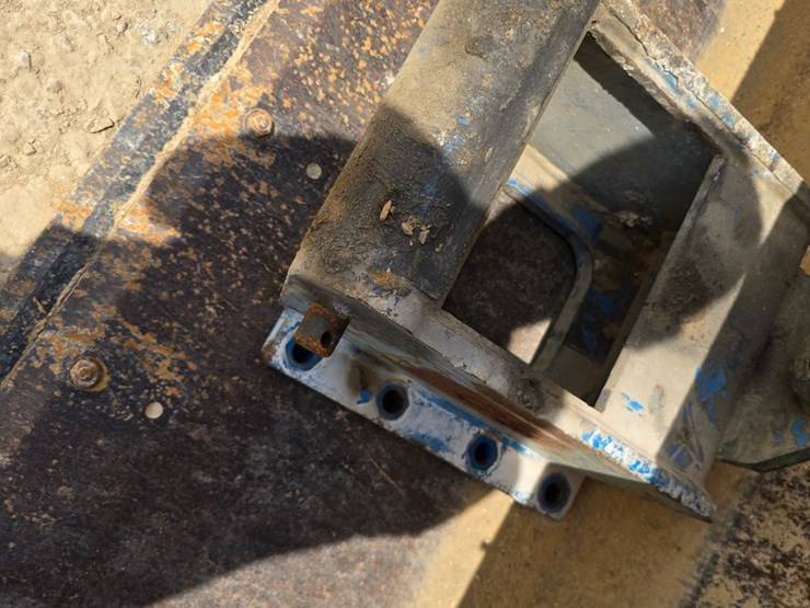 2005-caterpillar-420d-image-30